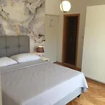 Apartment And Tattoo *