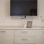 Apartment And Tattoo *