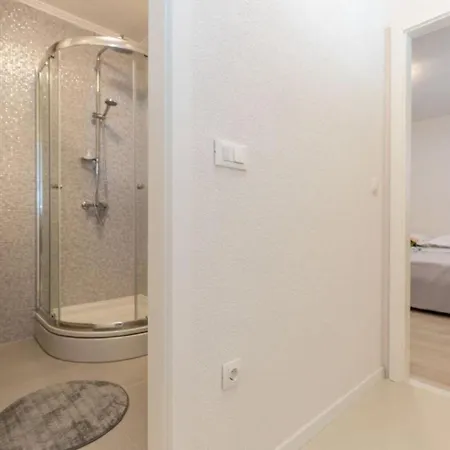 Guest house And Tattoo - Modern & Free Parking